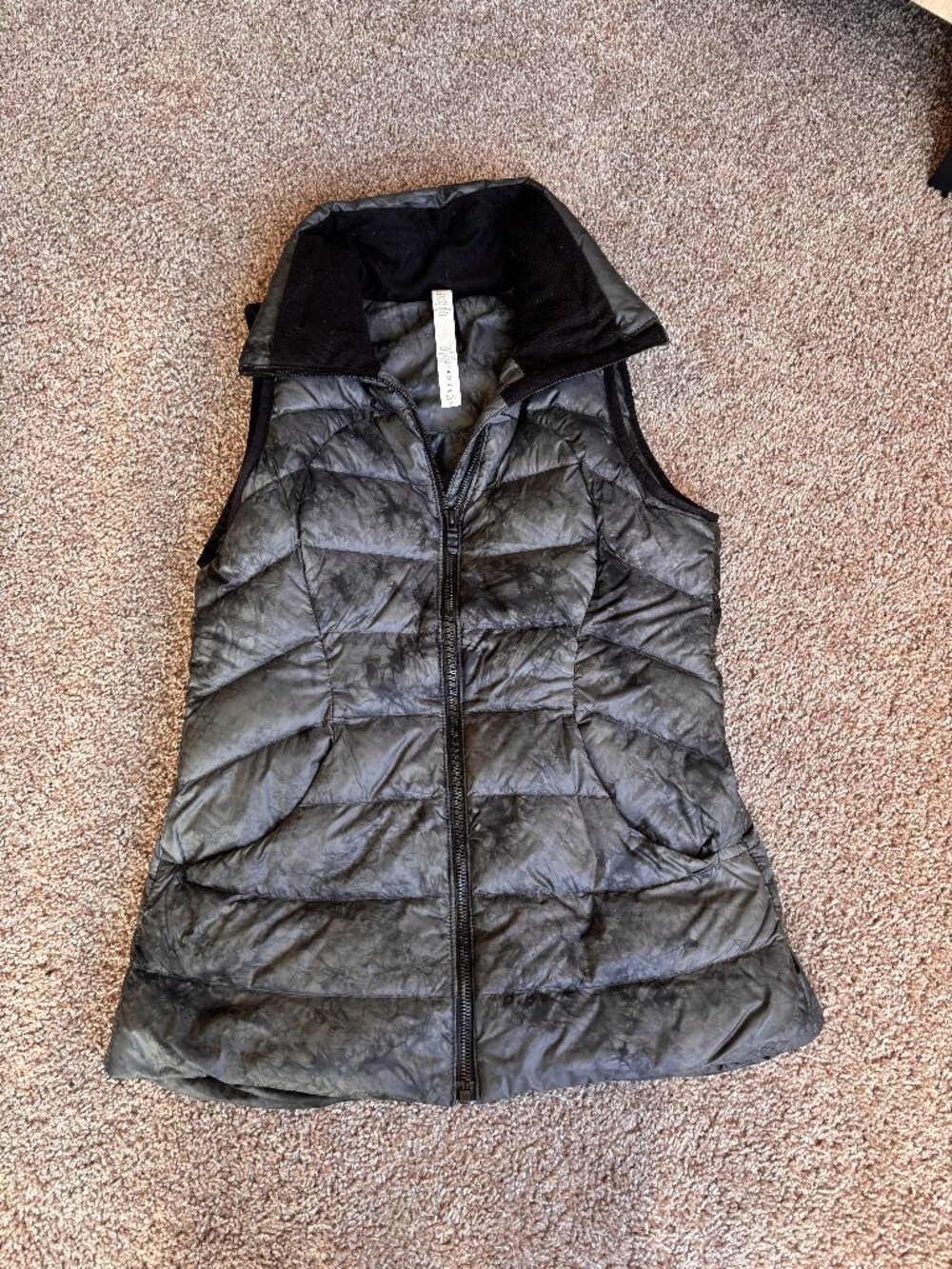 Lululemon Pack It Down Vest Size 6 Black Gray Melanite Diamond Dye